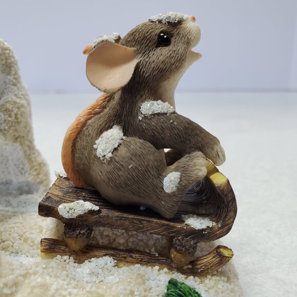 Charming Tails Figurine Collectible Dashing Through The Snow Sledding Mouse - Picture 3 of 11